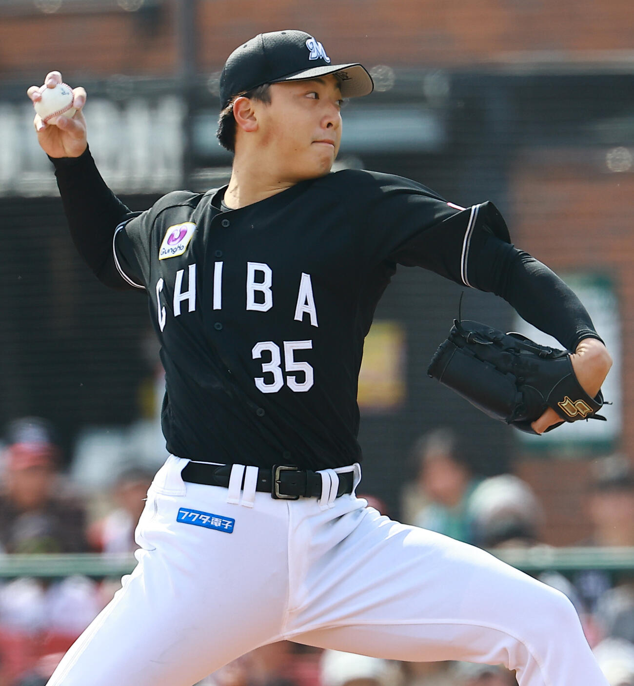 楽天対ロッテ　ロッテ先発の田中（撮影・野上伸悟）
