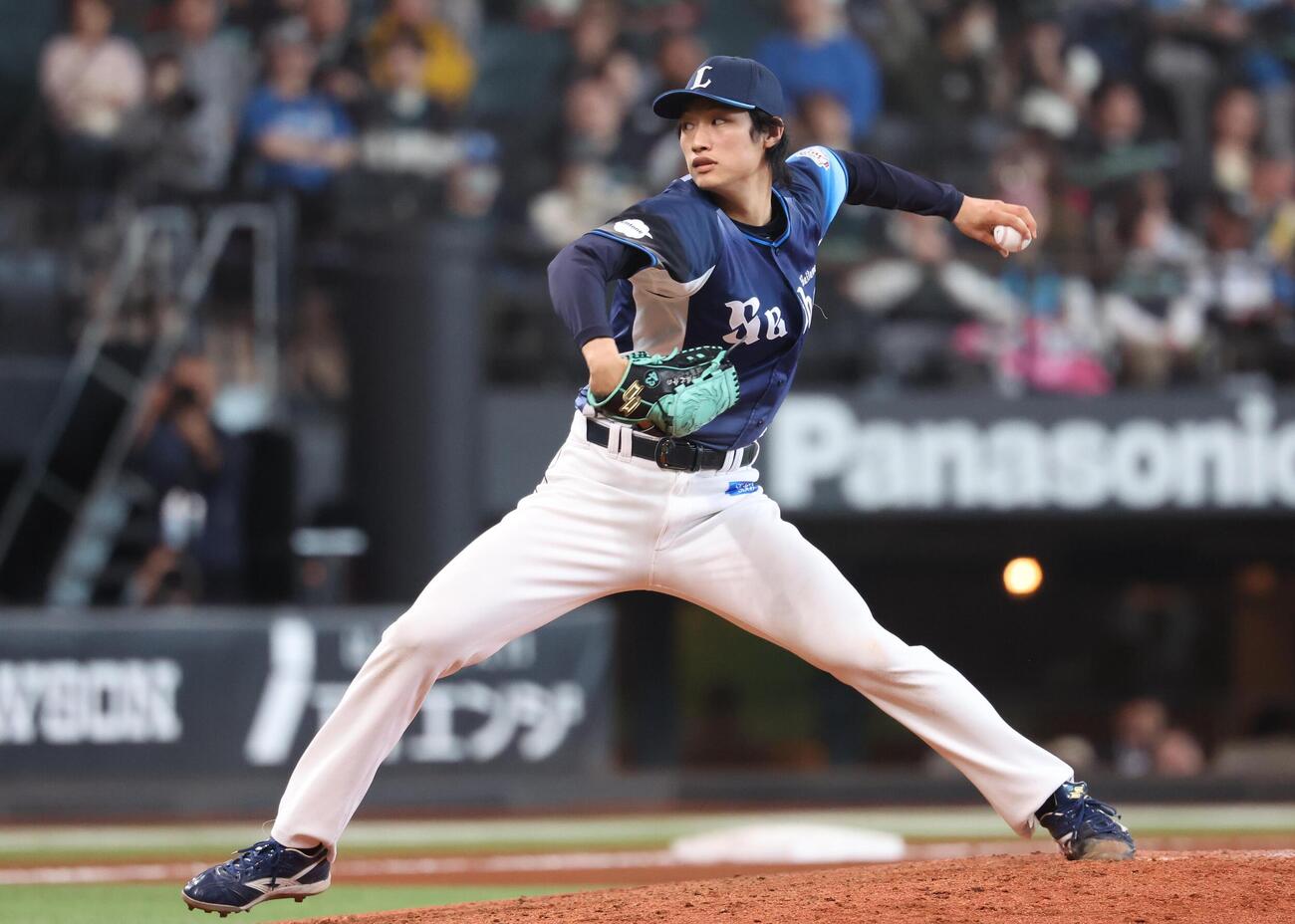 日本ハム対西武　6回途中登板の羽田（撮影・黒川智章）