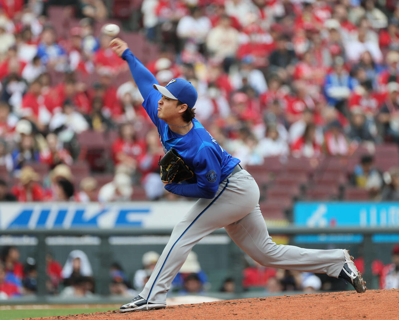 広島対DeNA 8回裏広島、DeNA3番手の橋本（撮影・加藤孝規）