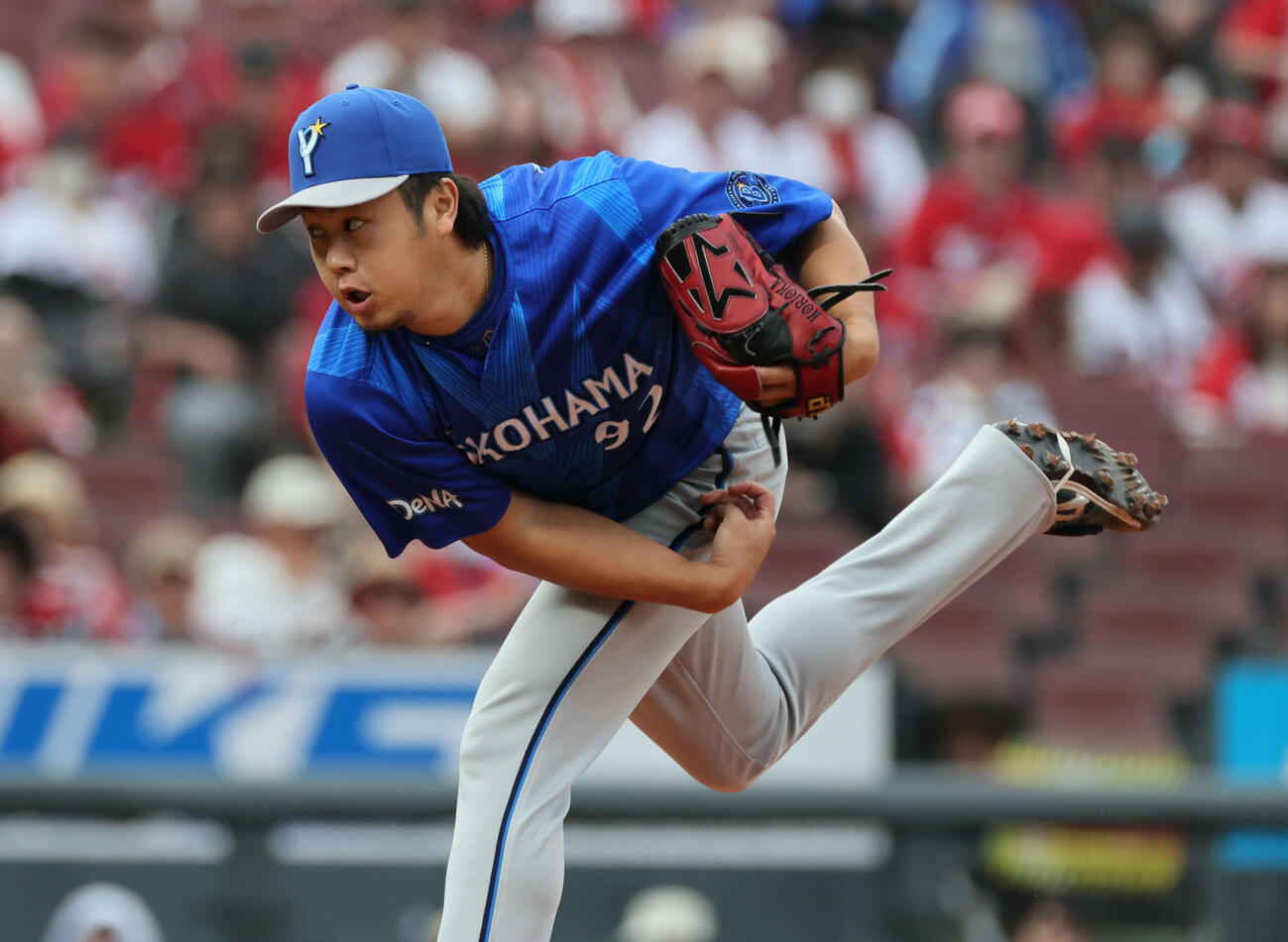 広島対DeNA 9回裏広島、DeNA4番手の堀岡（撮影・加藤孝規）