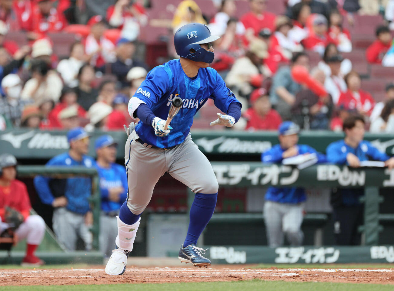 広島対DeNA 7回表DeNA無死満塁、京田は左前適時打を放つ（撮影・加藤孝規）