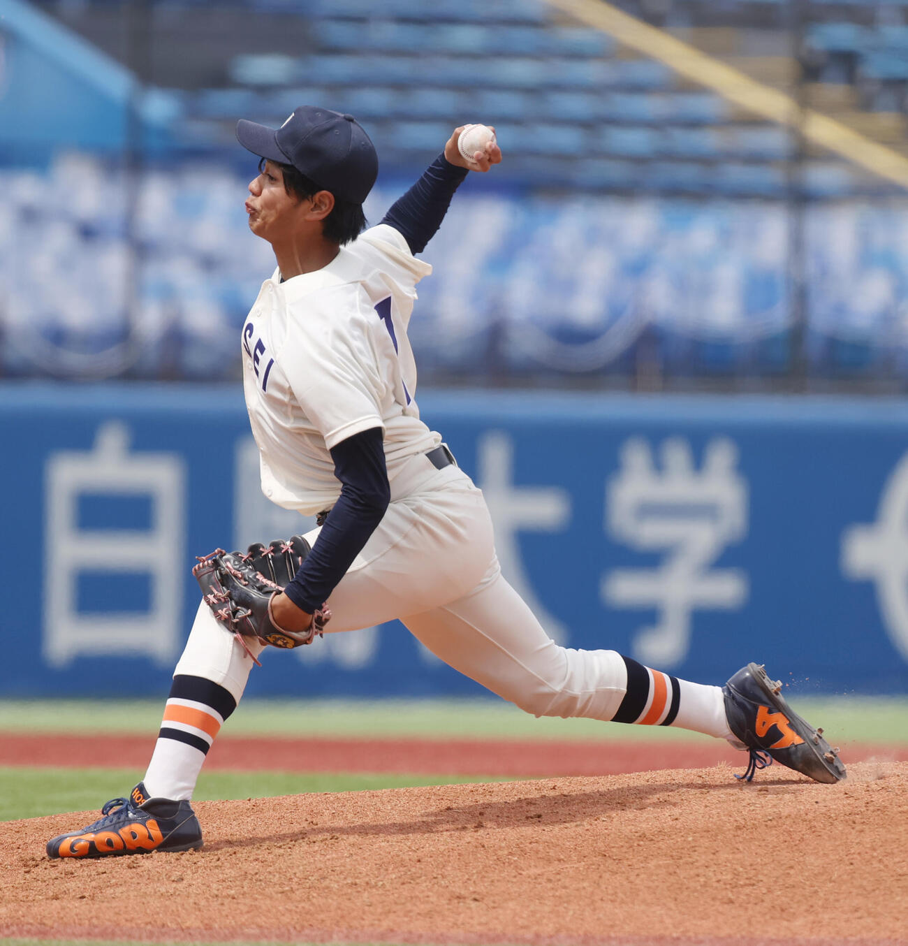 法大対立大　先発した法大・助川（撮影・柴田隆二）