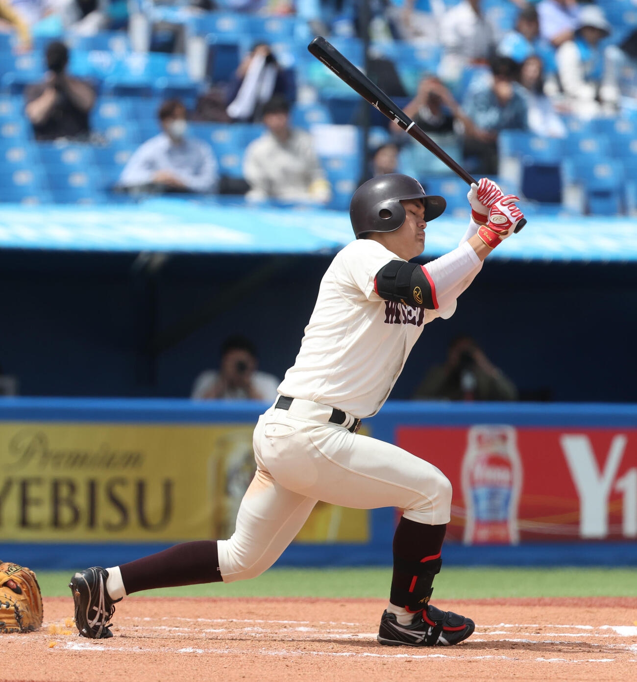 東大対早大　7回裏早大無死、阿部は空振り三振に倒れる（撮影・柴田隆二）