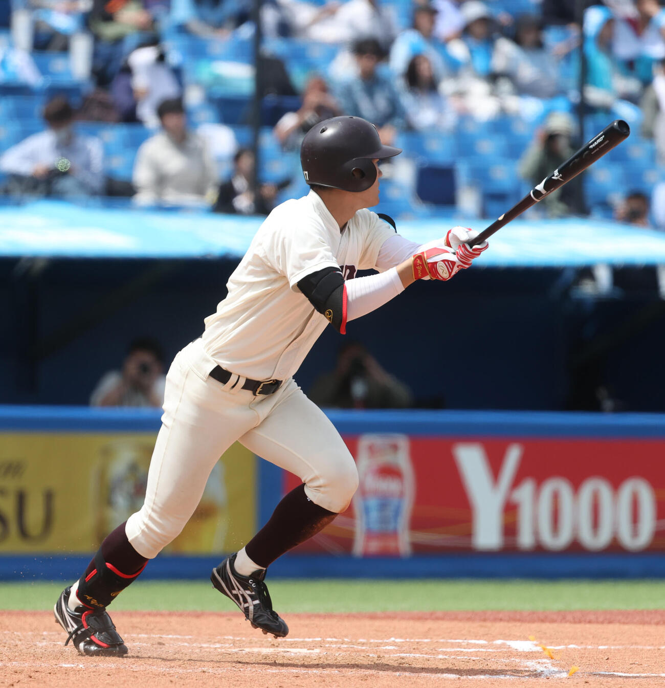 東大対早大　8回裏早大1死二塁、阿部は左飛に倒れる（撮影・柴田隆二）