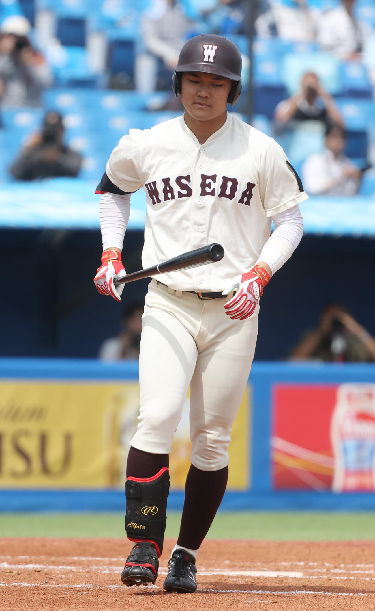 東大対早大　1回裏早大無死、阿部は四球で出塁する（撮影・柴田隆二）