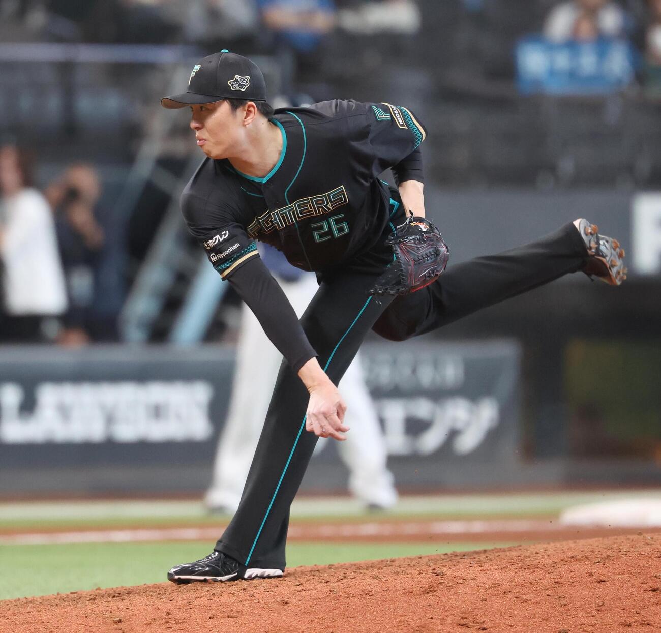 日本ハム対西武　8回に登板の田中（撮影・黒川智章）