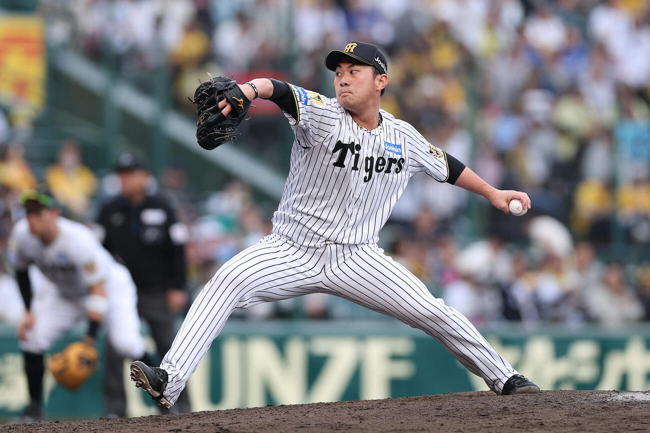 阪神対中日　阪神3番手の桐敷（撮影・前田充）