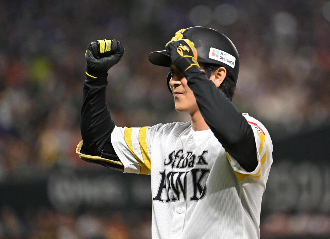 ソフトバンク対オリックス　1回裏ソフトバンク2死満塁、柳町は先制2点適時打を放つ（撮影・林敢治）
