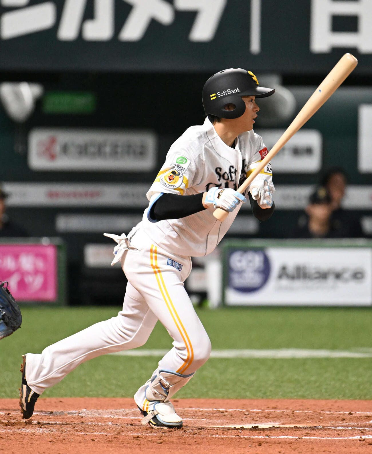ソフトバンク対オリックス　2回裏ソフトバンク無死、川瀬は中前安打を放つ（撮影・林敢治）