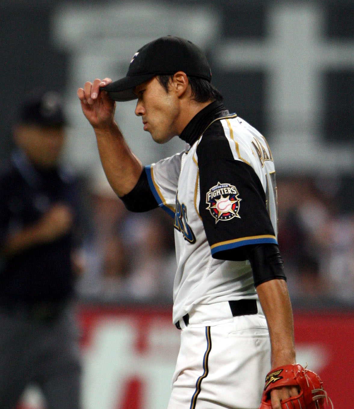 9回表ロッテ2死、大松尚逸に初安打を浴び渋い表情の多田野数人（2009年7月）