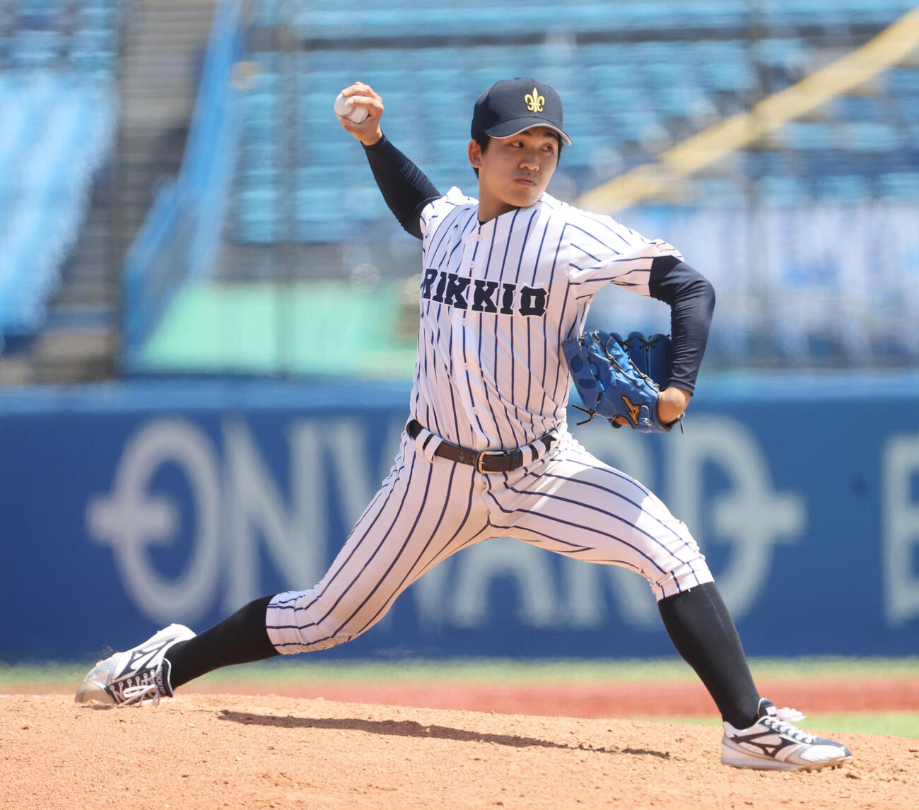 立大対法大　6回から登板した立大・道本（撮影・柴田隆二）