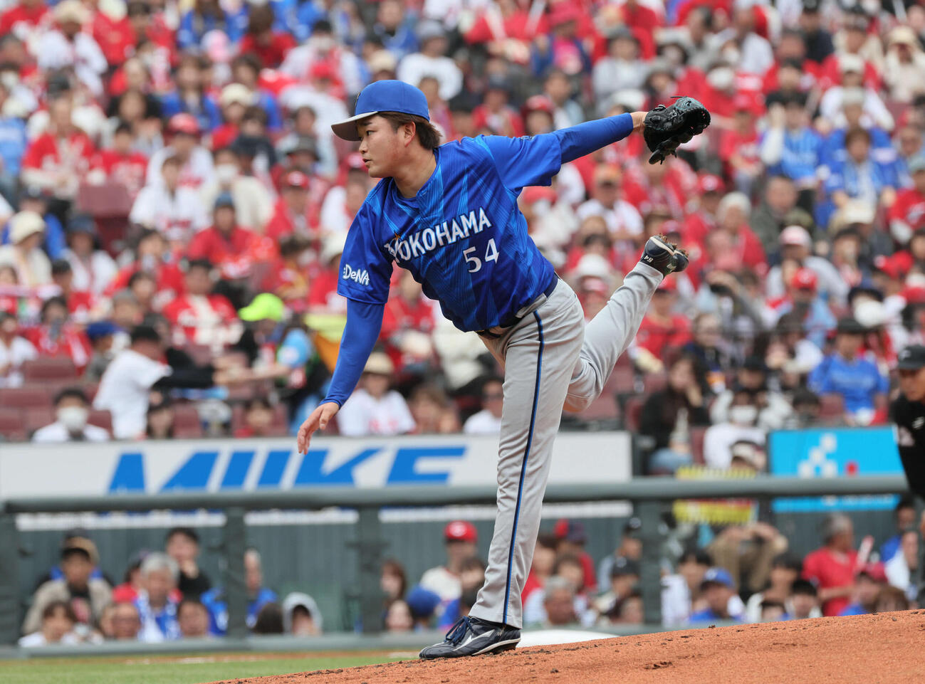 広島対DeNA DeNA先発の石田裕（撮影・加藤孝規）