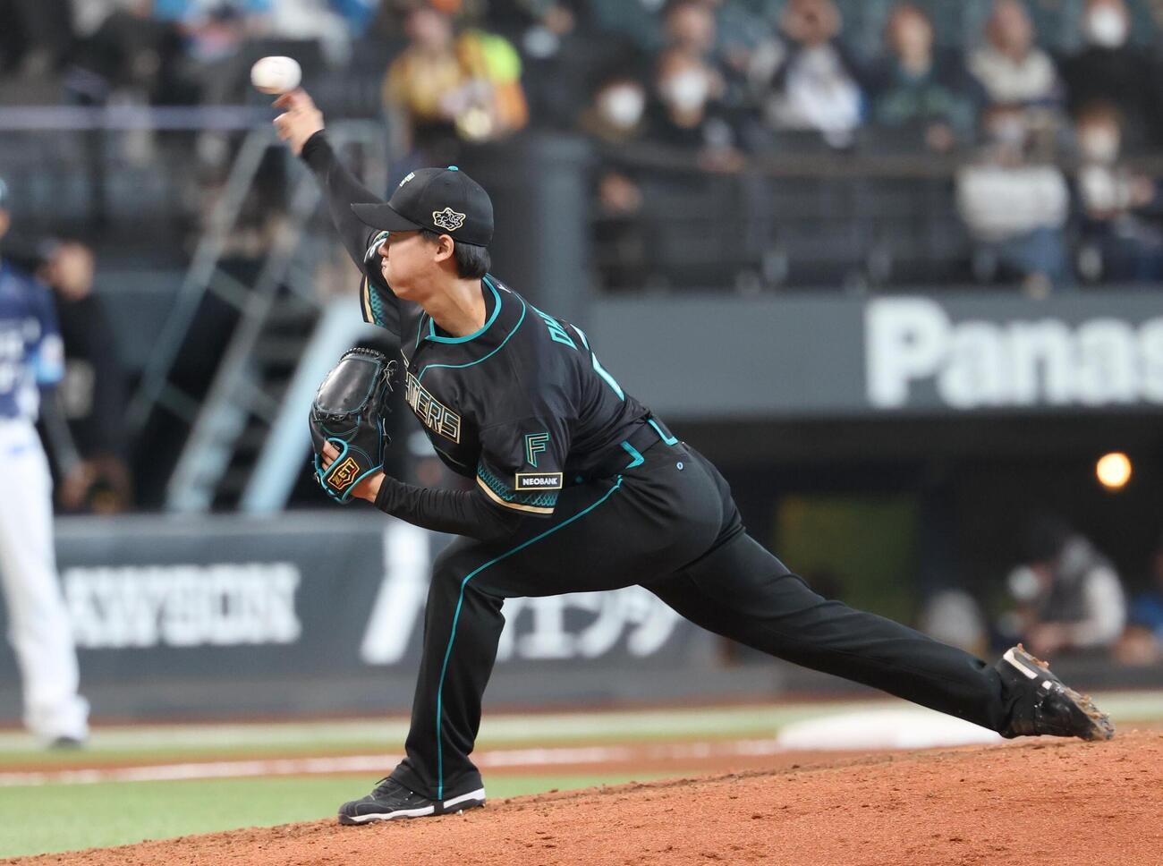 日本ハム対西武　8回に登板の大川（撮影・黒川智章）