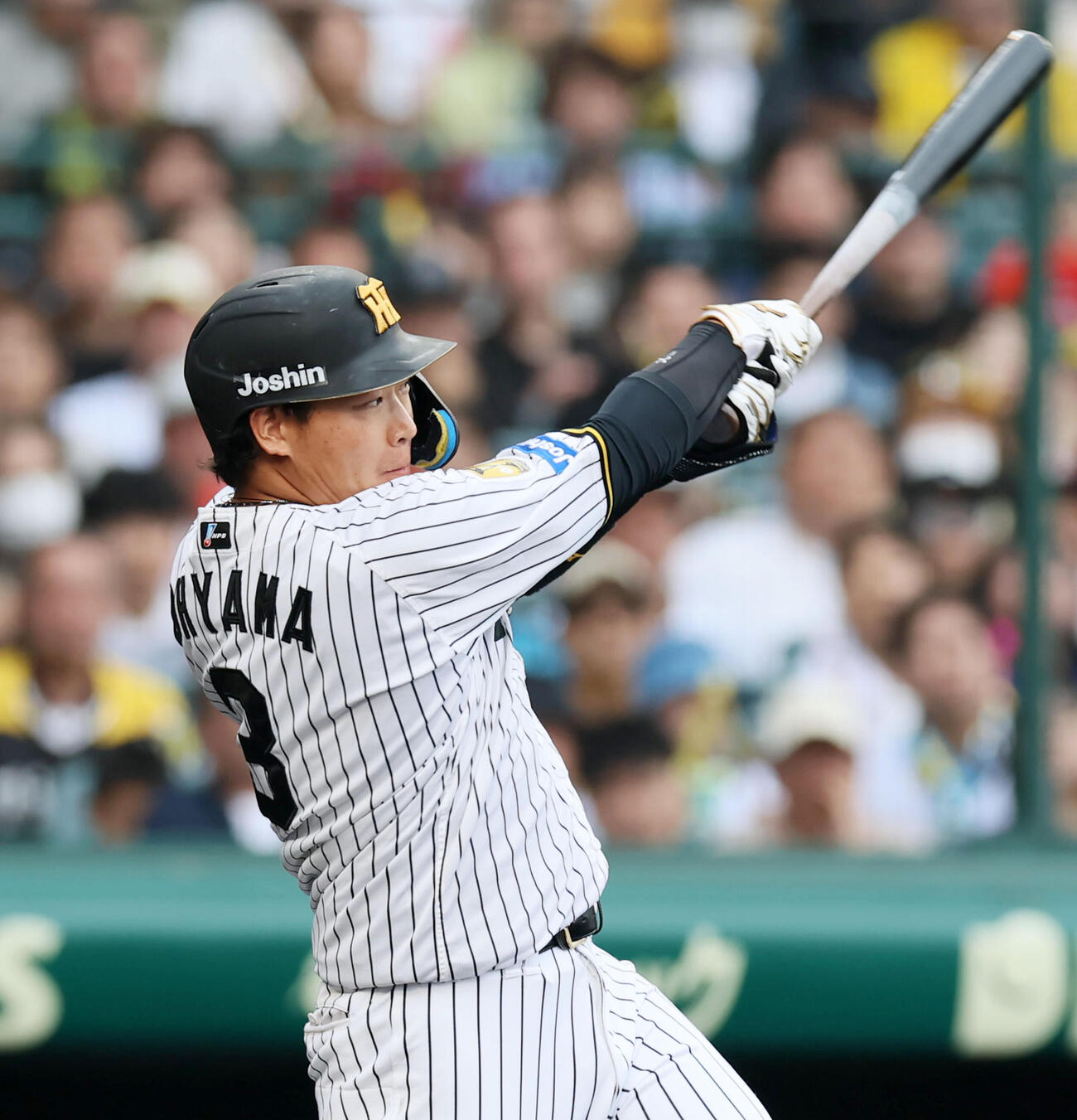 阪神対中日　5回裏阪神2死一、二塁、大山は左前適時打を放ち同点とする（撮影・加藤哉）