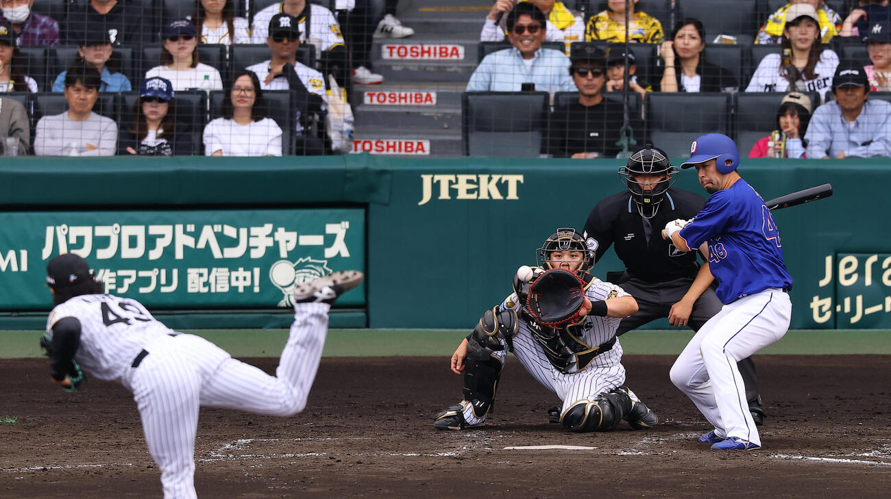 阪神対中日　4回表中日2死、阿部は三振に倒れる。投手は工藤（撮影・上田博志）