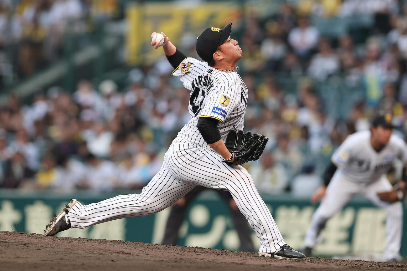 阪神対中日　阪神6番手の桐敷（撮影・前田充）