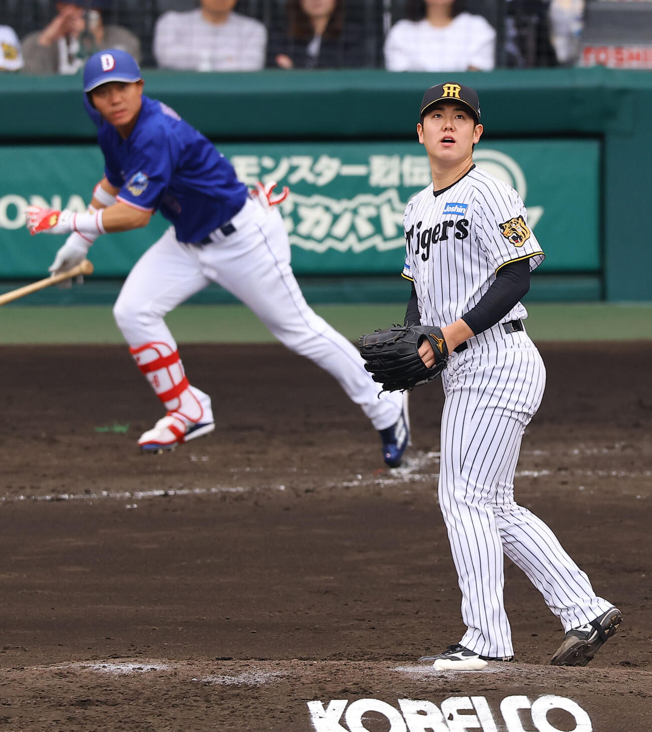 阪神対中日　3回表中日2死二塁、石黒は大島に適時二塁打を浴びる（撮影・上田博志）