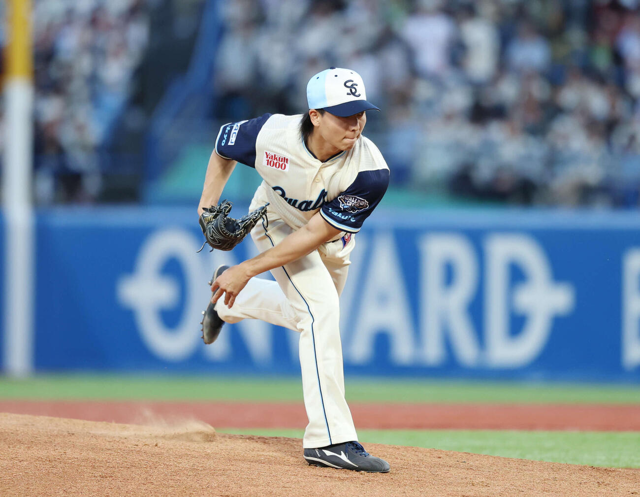 ヤクルト対巨人　先発し力投するヤクルト増居（撮影・増田悦実）