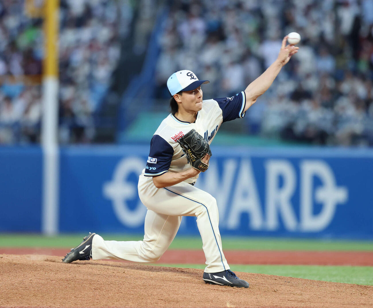 ヤクルト対巨人　先発し力投するヤクルト増居（撮影・増田悦実）
