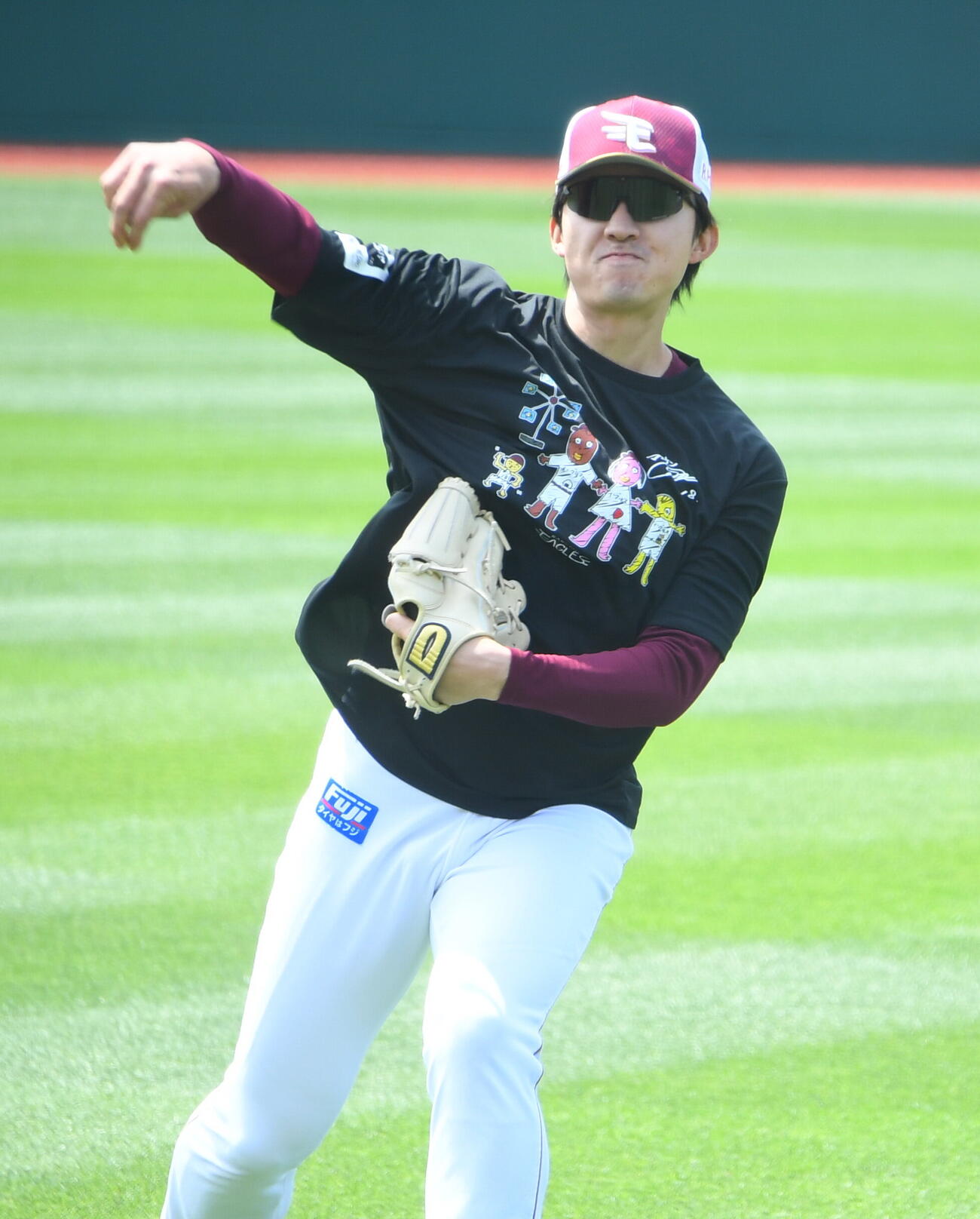 先発投手練習に参加した楽天荘司康誠