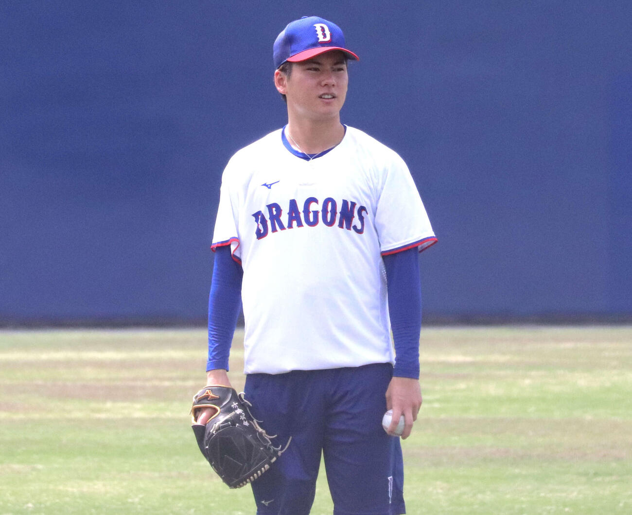 ナゴヤ球場での先発投手練習に参加した中日金丸