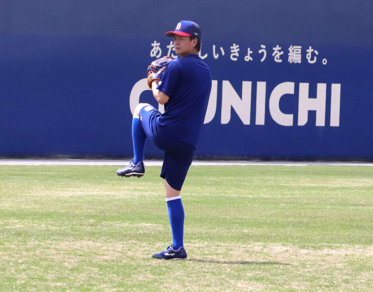 ナゴヤ球場での先発投手練習に参加した中日桜井