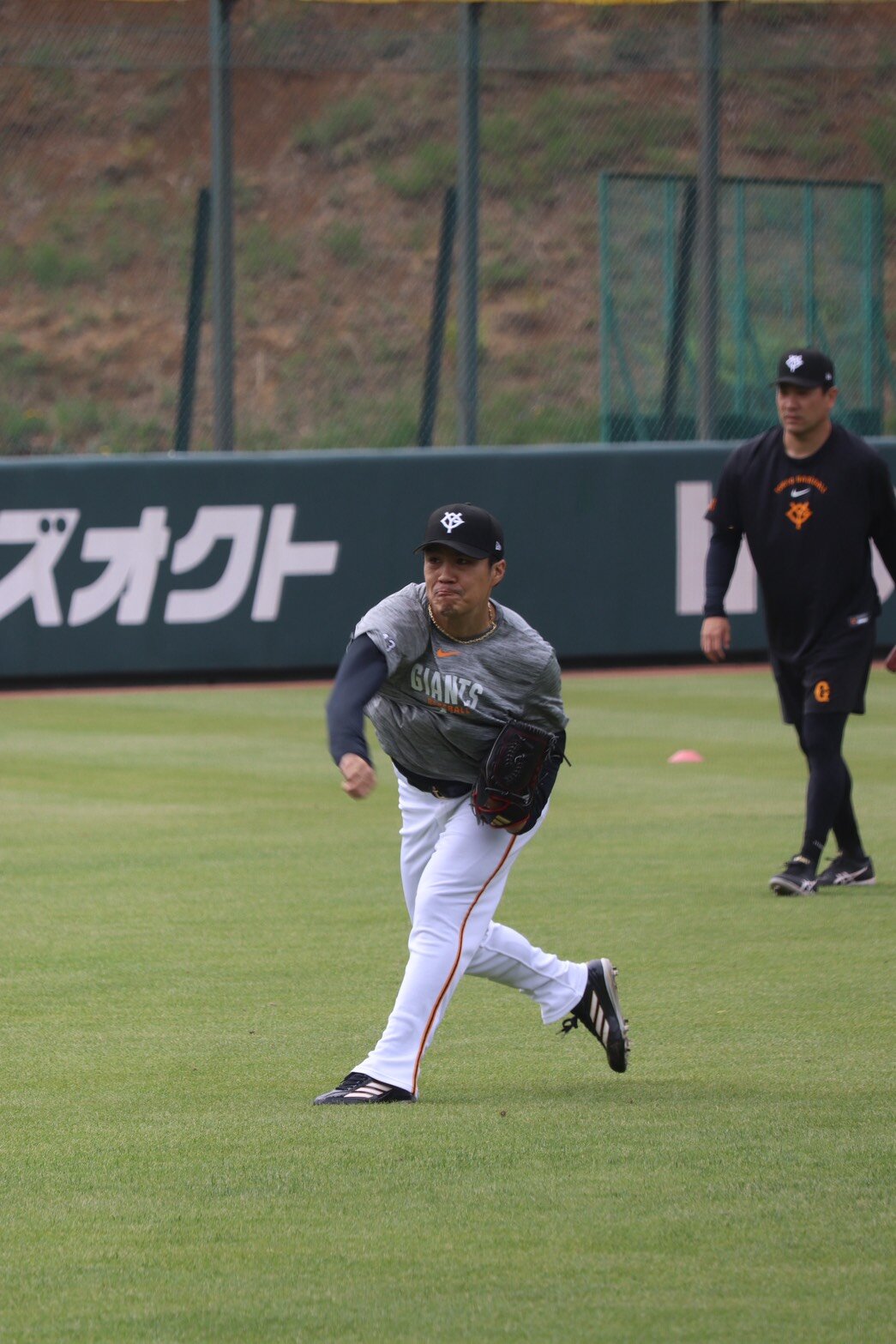 ジャイアンツ球場で調整する巨人則本昂大