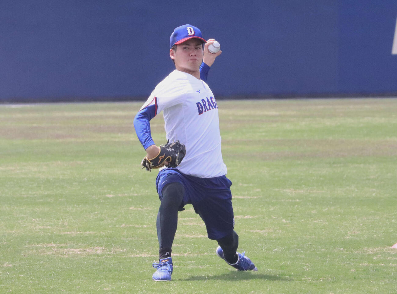 ナゴヤ球場での先発投手練習に参加した中日金丸