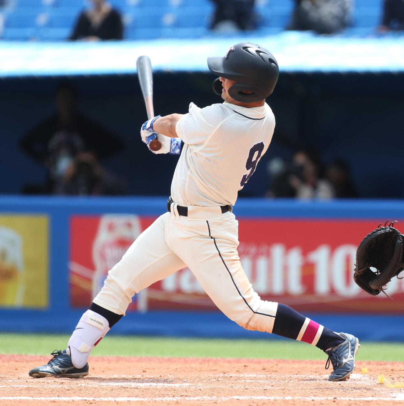 東都大学野球　国学院大対東洋大　8回表国学院大無死、田井志門は三塁打を放つ　　（撮影・柴田隆二）.
