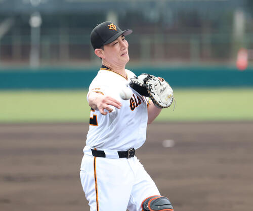 巨人小林誠司、日本ハムマルティネスら登録　打球が顔に直撃の巨人泉口友汰抹消／21日公示