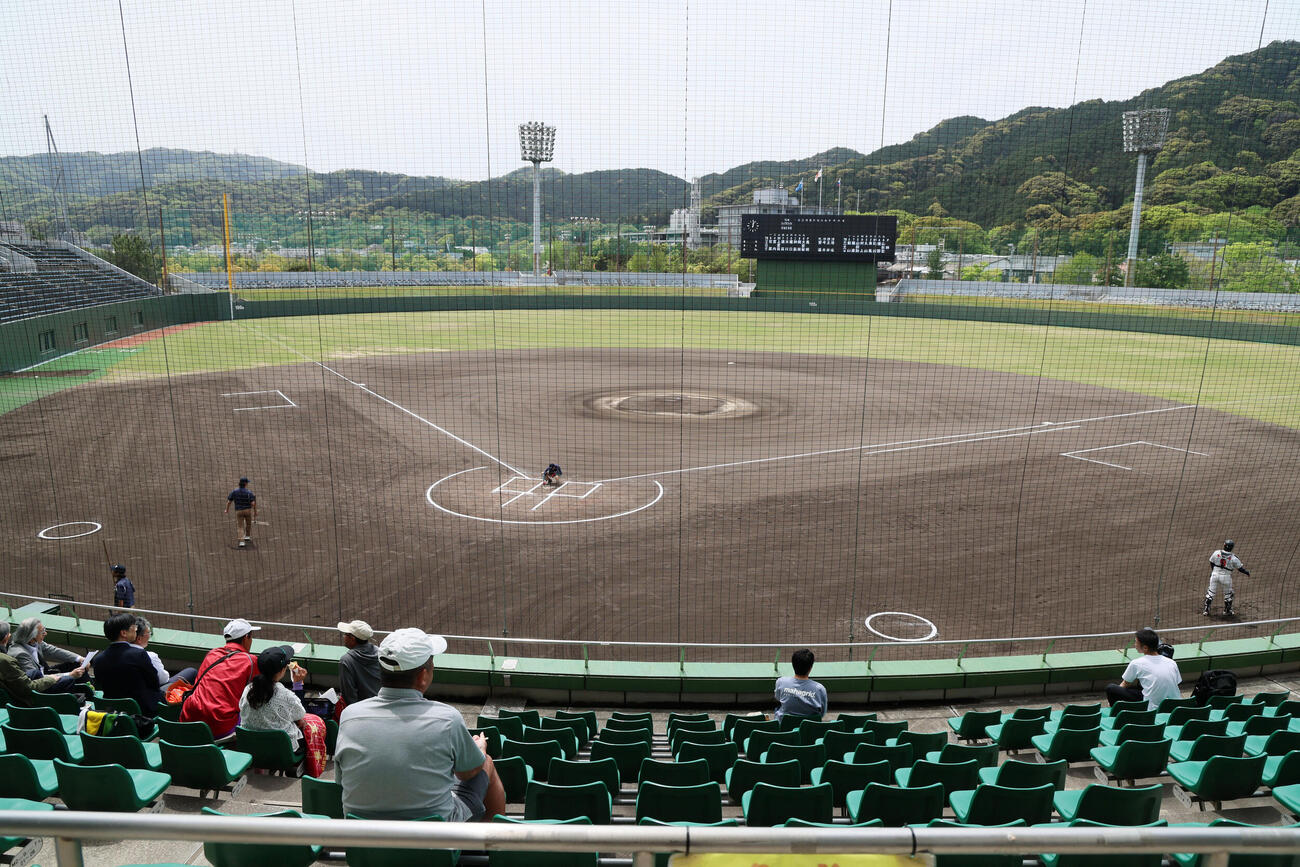 ジェイプロジェクト対ENEOS　マイネットスタジアム皇子山　全景（撮影・加藤哉）＝2026年4月21日、マイネットスタジアム皇子山