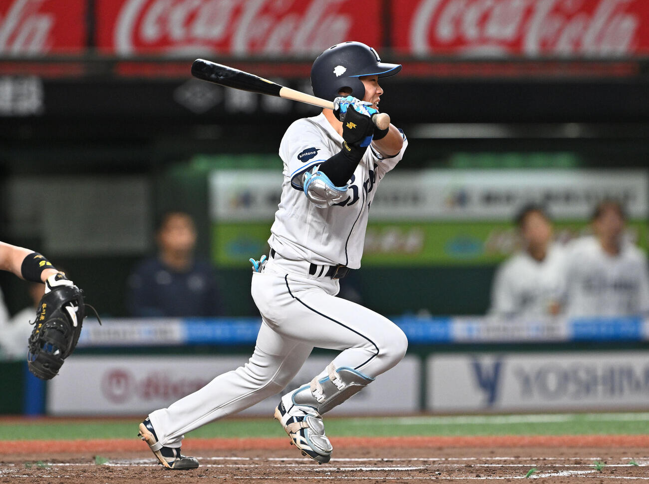 西武対ソフトバンク　1回裏西武2死二、三塁、滝沢夏央は中前適時打を放つ（撮影・滝沢徹郎）