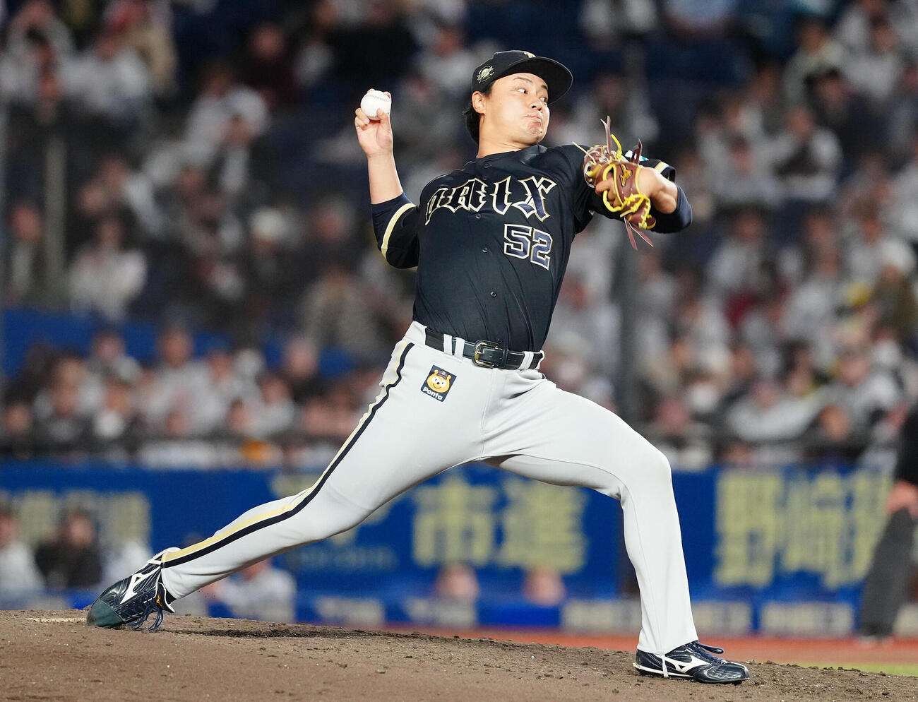 ロッテ対オリックス　6回裏から2番手で登板したオリックス横山楓（撮影・鈴木みどり）