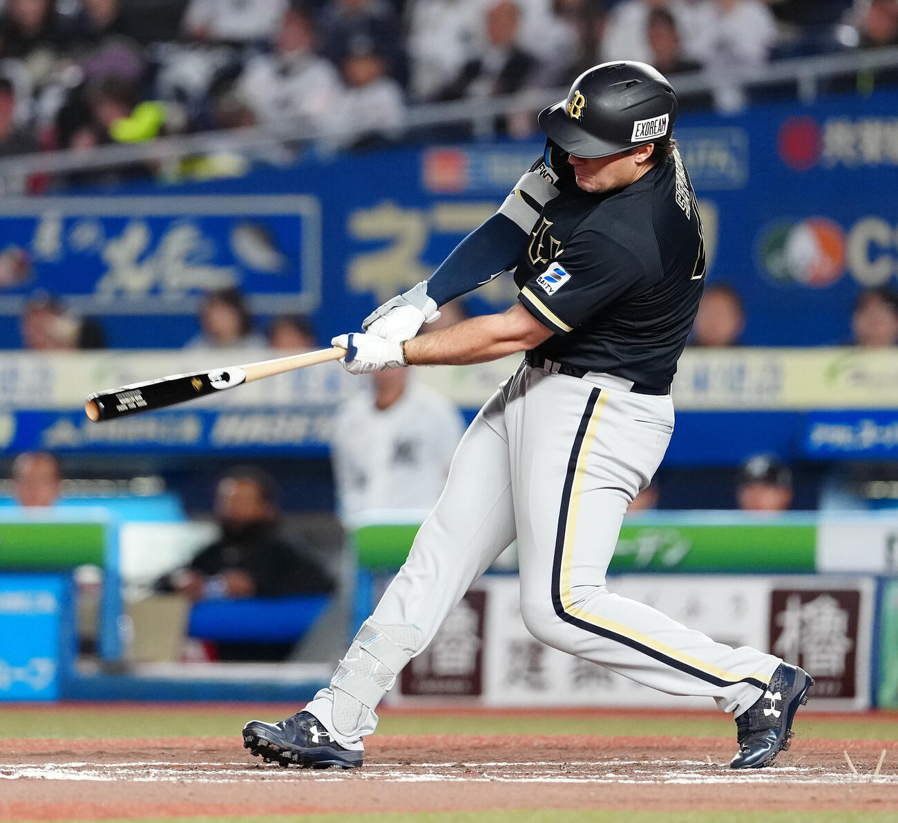 ロッテ対オリックス　6回表オリックス1死一、三塁、適時打を放つボブ・シーモア（撮影・鈴木みどり）