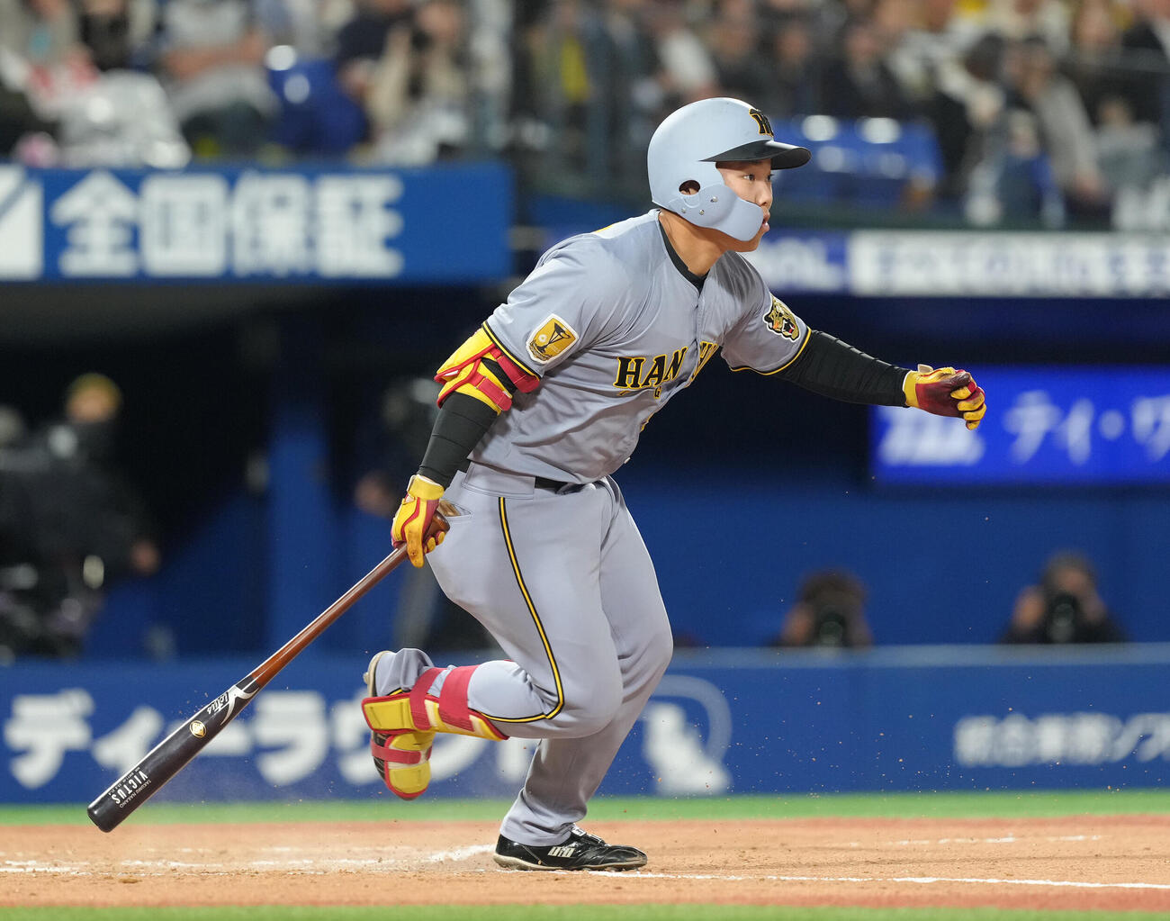 DeNA対阪神　8回表阪神無死、代打嶋村麟士朗はプロ初安打を放つ（撮影・足立雅史）