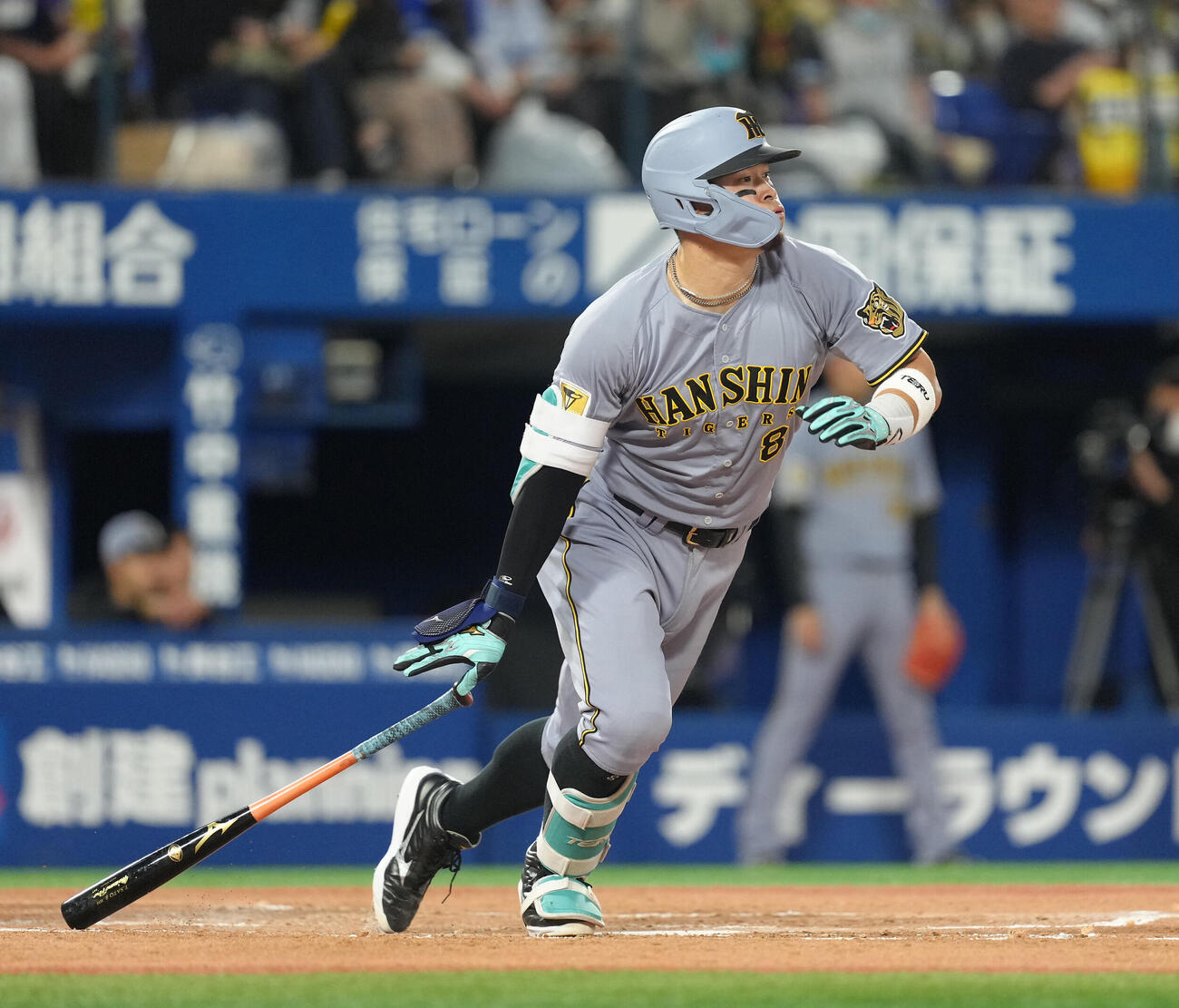 DeNA対阪神　3回表阪神2死一塁、佐藤輝明は適時二塁打を放つ（撮影・足立雅史）　
