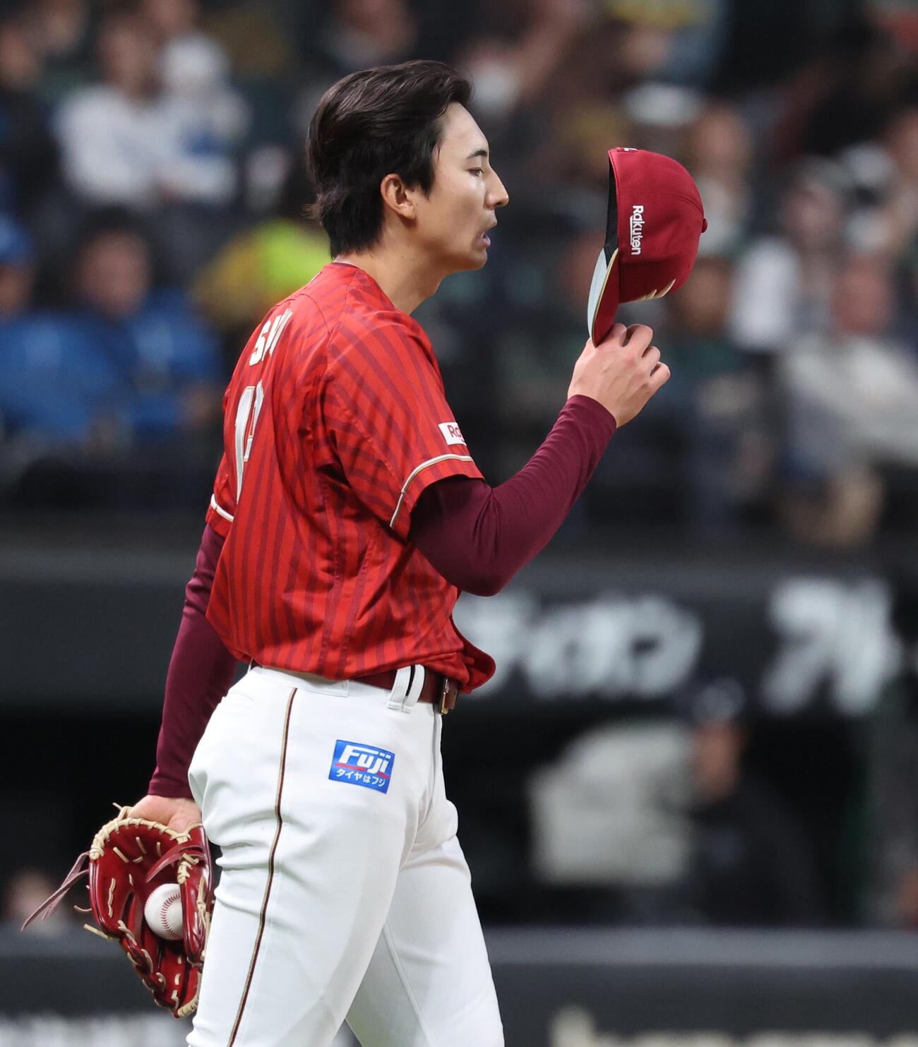 日本ハム対楽天　3回に失点する荘司康誠（撮影・黒川智章）