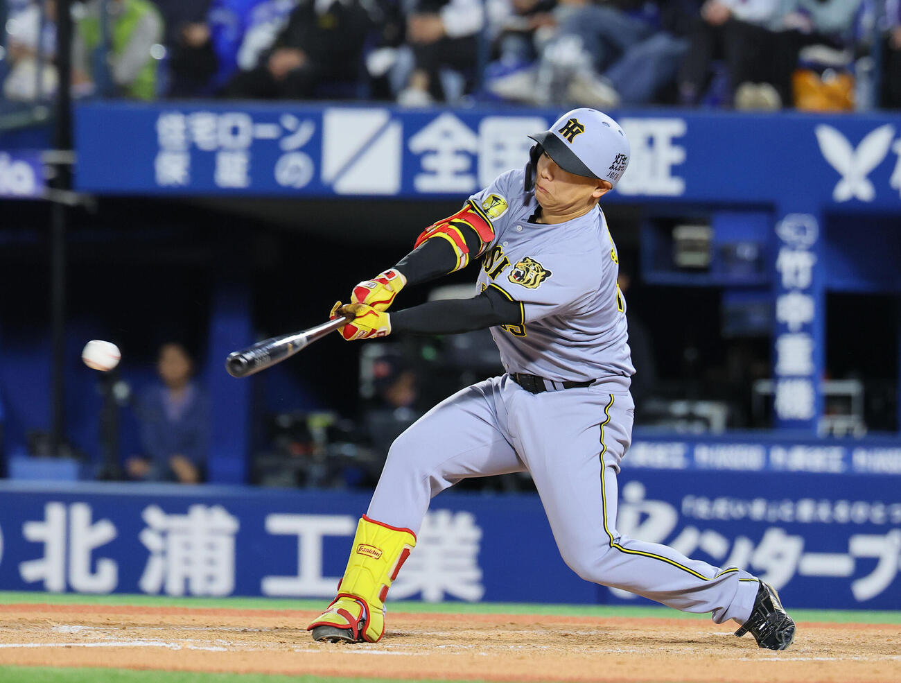 DeNA対阪神　8回表阪神無死、代打嶋村麟士はプロ初安打を放つ（撮影・藤尾明華）