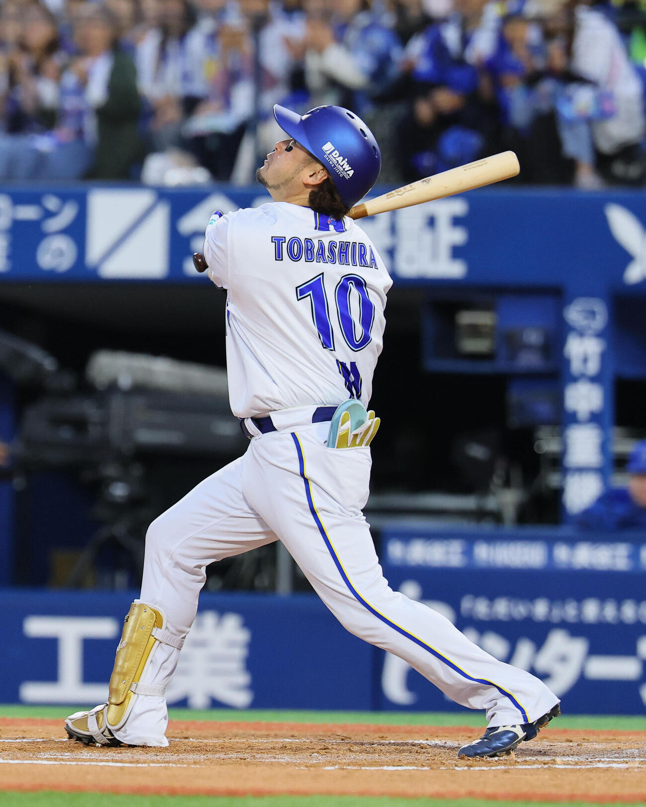 DeNA対阪神　1回裏DeNA1死満塁、戸柱恭孝は中前に2点適時打を放つ（撮影・藤尾明華）