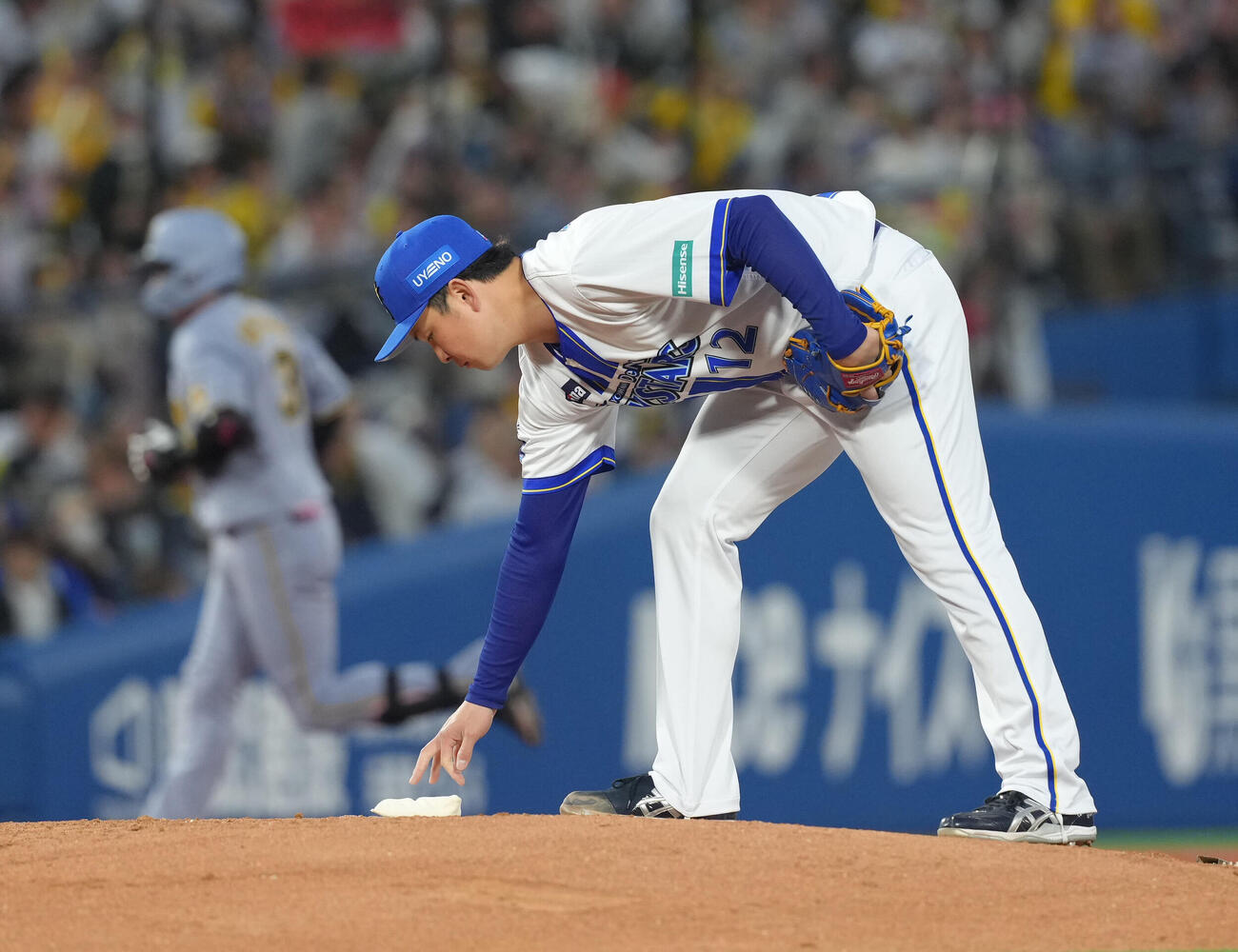 DeNA対阪神　2回表阪神1死、大山悠輔（後方）に左越え本塁打を浴びた竹田祐（撮影・足立雅史）