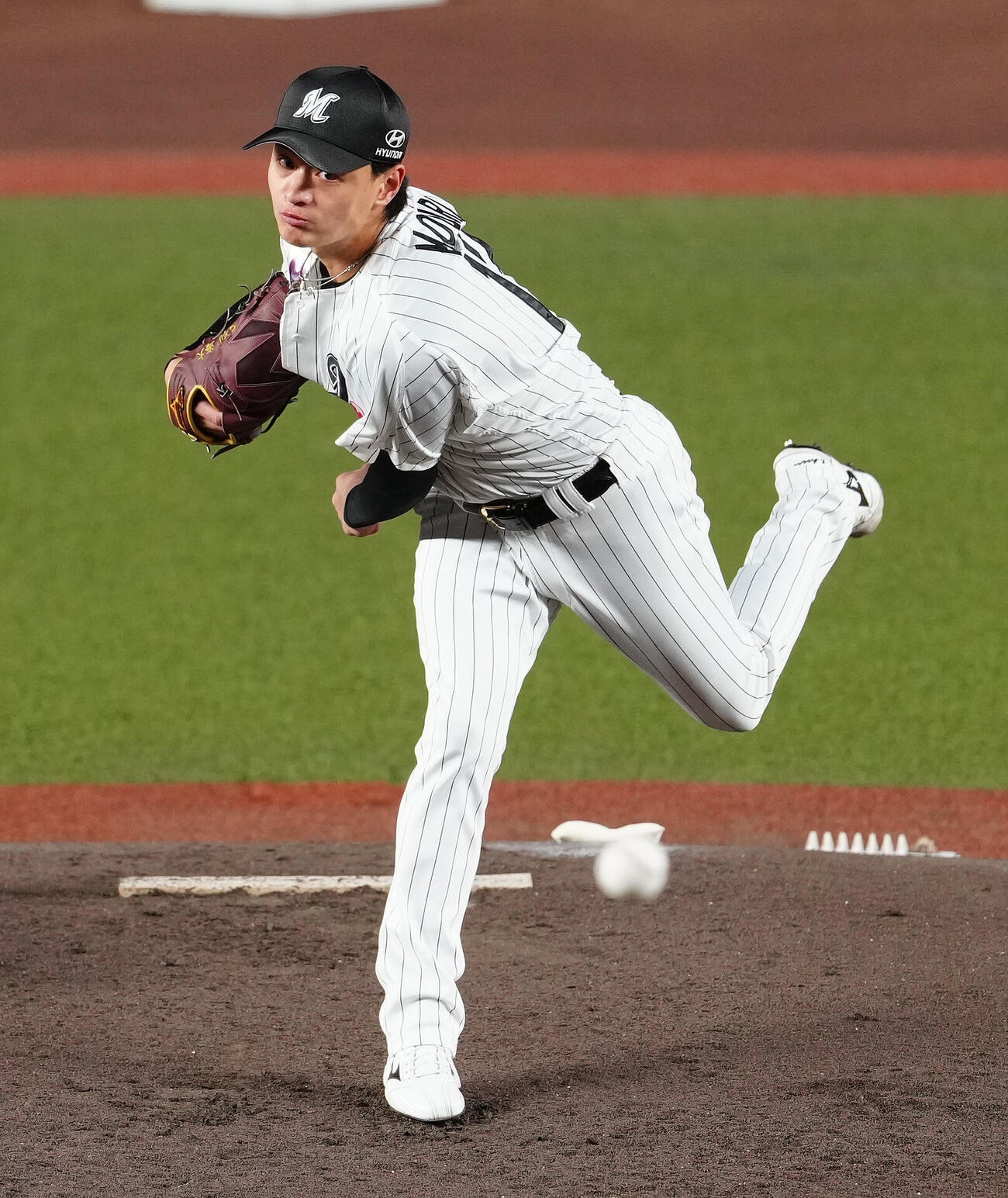 ロッテ対オリックス　先発し力投するロッテ毛利海大（撮影・鈴木みどり）