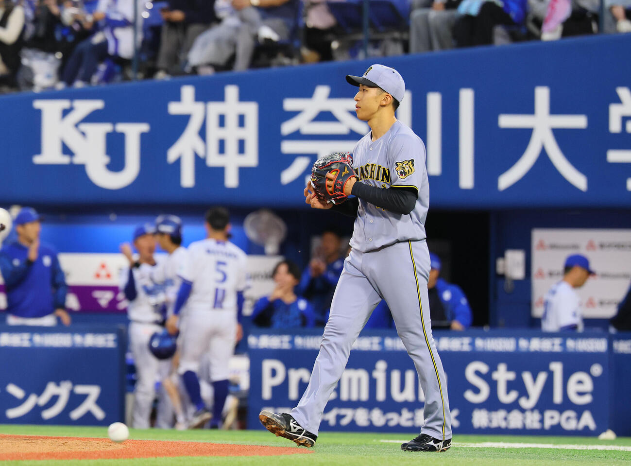 DeNA対阪神　1回裏DeNA1死満塁、戸柱恭孝に2点適時打を許した茨木秀俊（撮影・藤尾明華）