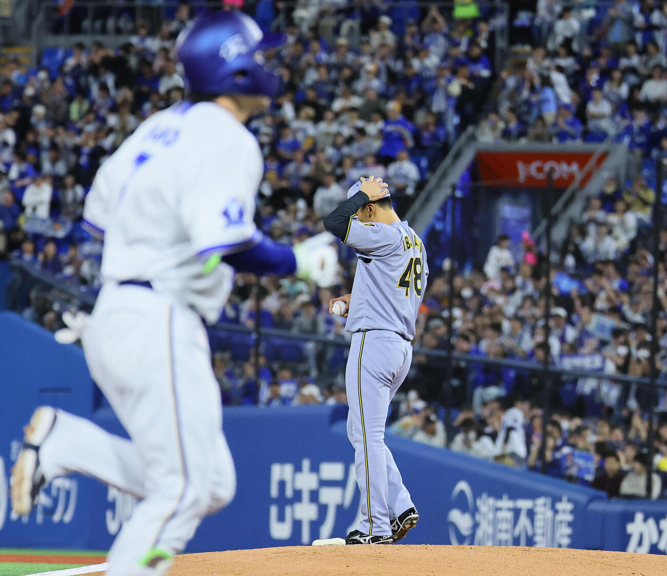 DeNA対阪神　3回裏DeNA無死、佐野恵太に本塁打を浴びた茨木秀俊（撮影・藤尾明華）