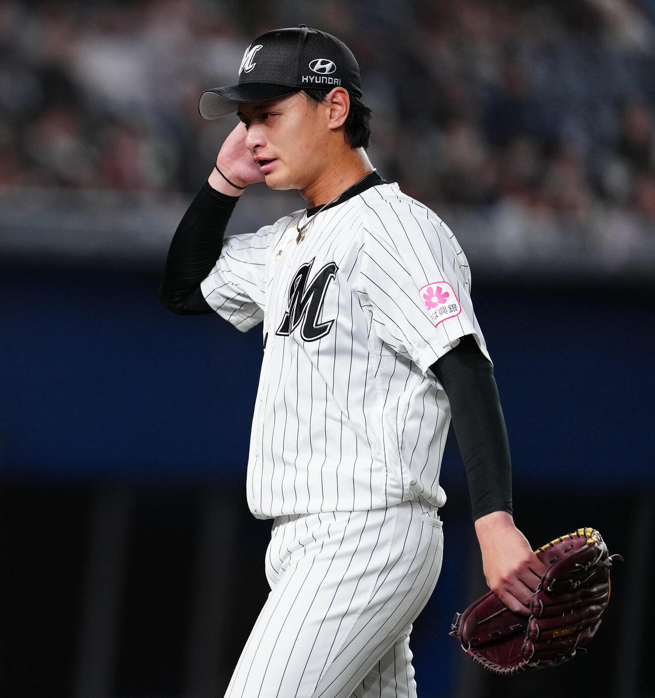 ロッテ対オリックス　5回表、降板するロッテ先発の毛利海大（撮影・鈴木みどり）