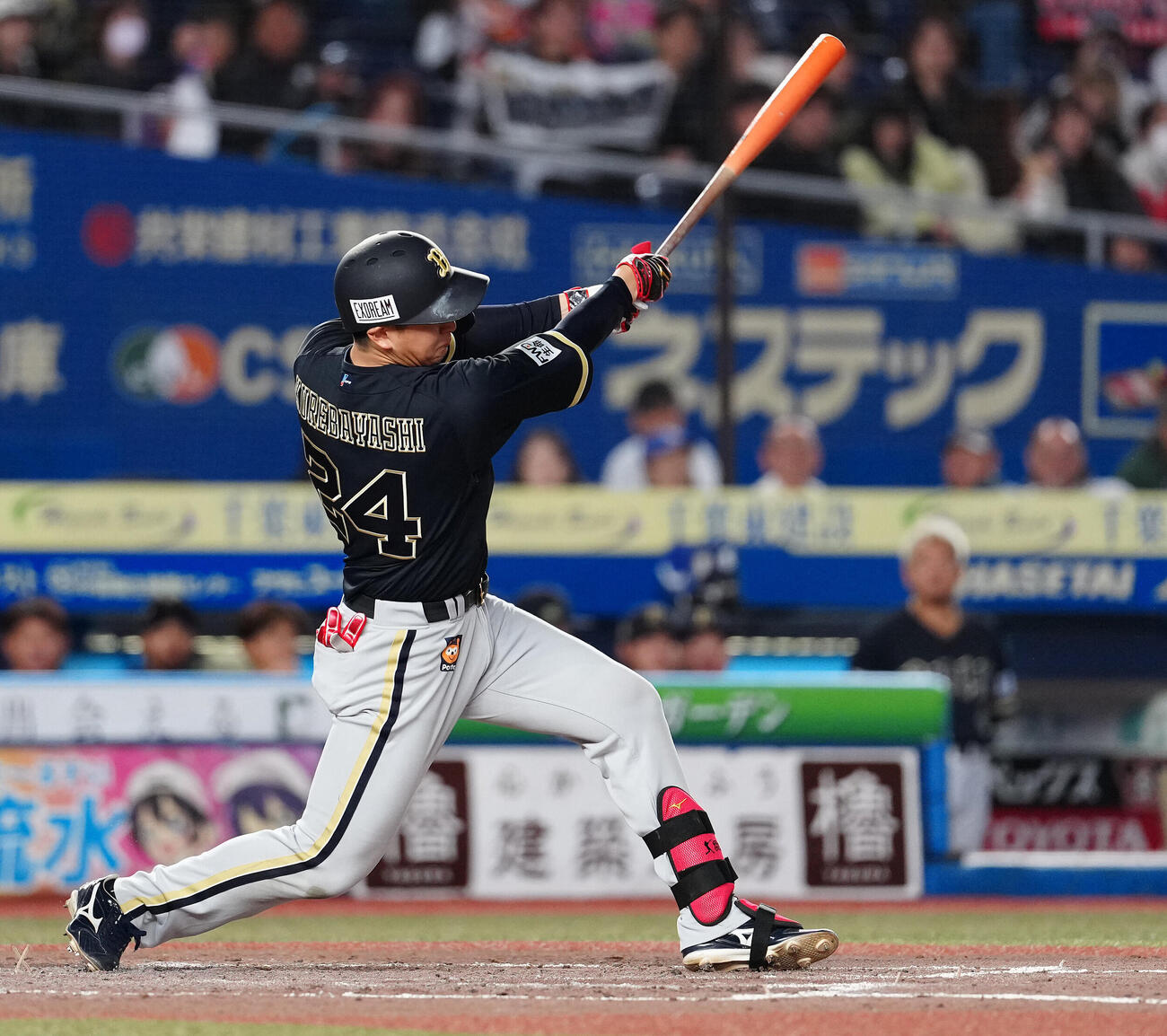 ロッテ対オリックス　5回表オリックス無死一、三塁、3点本塁打を放つ紅林弘太郎（撮影・鈴木みどり）