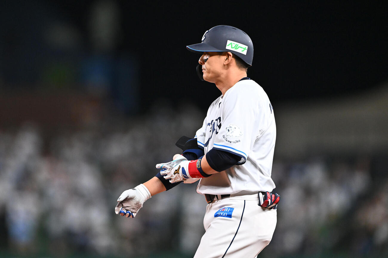 西武対ソフトバンク　7回裏西武1死一、二塁、代打栗山巧は遊ゴロに倒れる（撮影・滝沢徹郎）