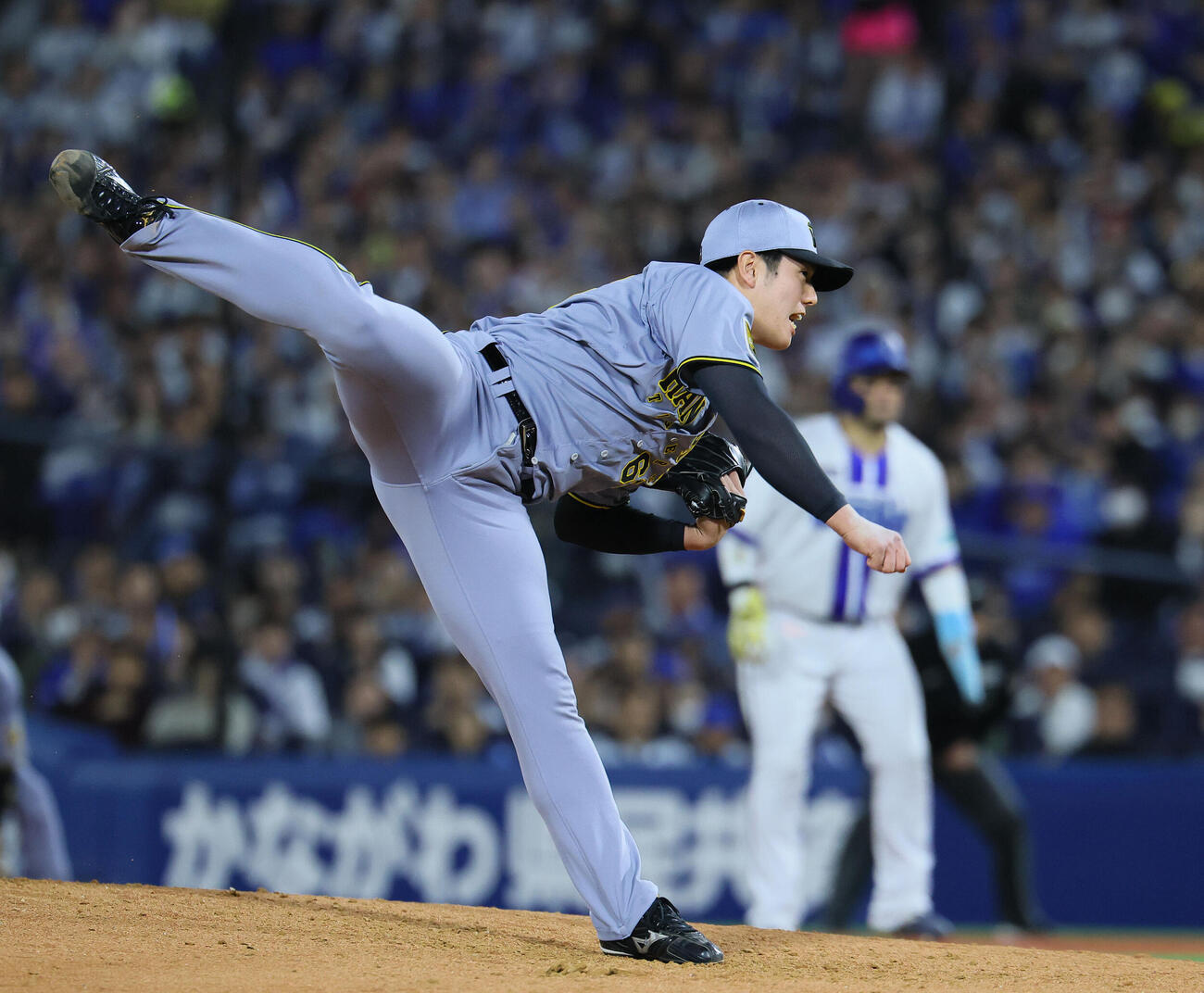 DeNA対阪神　5回途中、2番手で登板した阪神石黒佑弥（撮影・藤尾明華）
