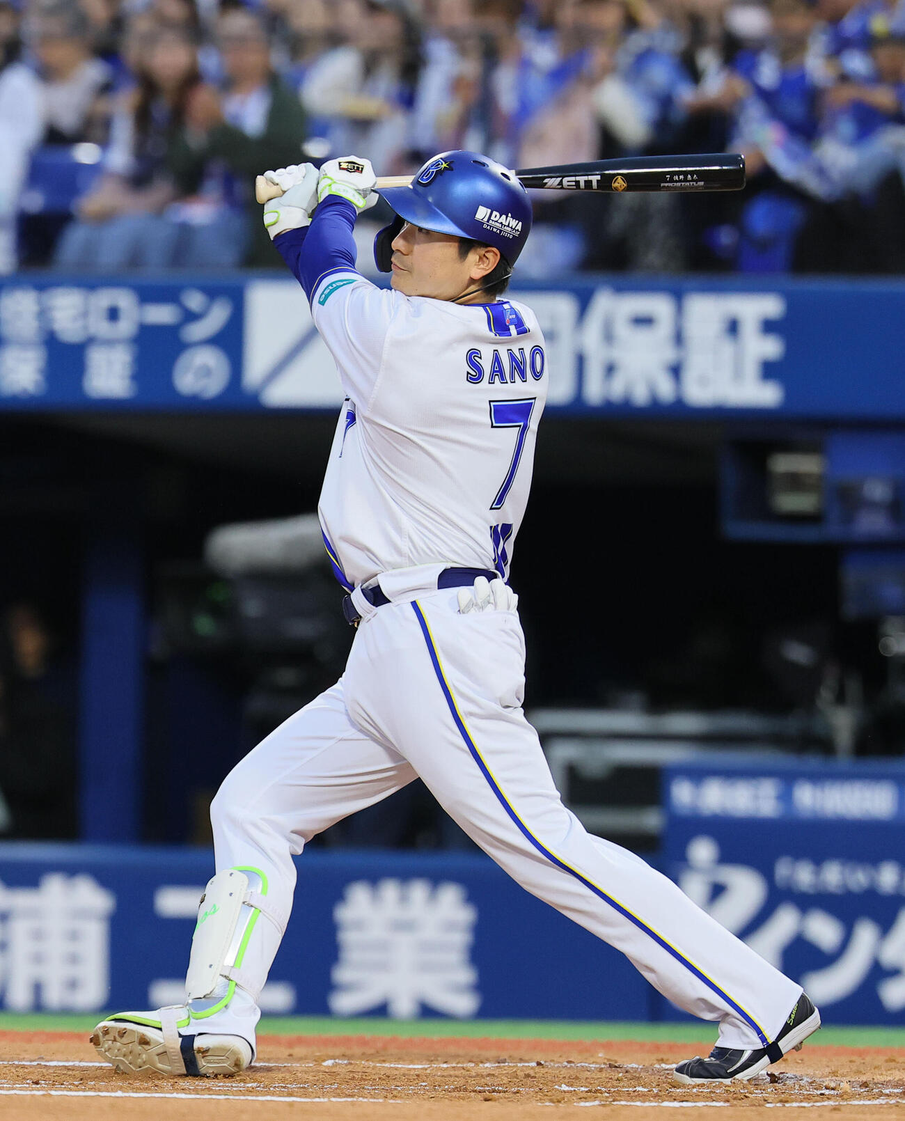 DeNA対阪神　1回裏DeNA1死二、三塁、佐野恵太は中前に2点適時打を放つ（撮影・藤尾明華）