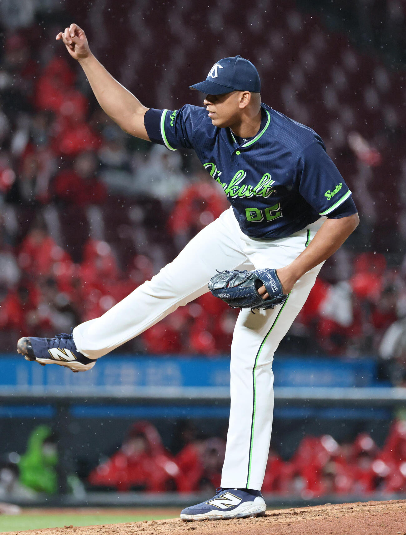 広島対ヤクルト　8回裏広島、ヤクルト3番手のヘスス・リランソ（2026年4月22日撮影）