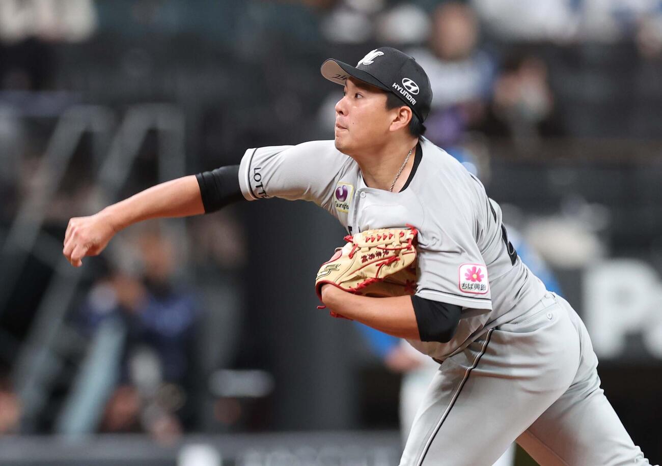 ロッテ東妻勇輔（2026年3月撮影）